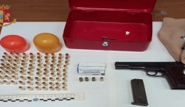 Castellammare: la polizia sequestra una pistola, munizioni e droga.