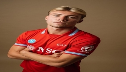 SSC Napoli ed EA7 presentano la Maglia Third 2026/27: Tutto il rosso di Napoli