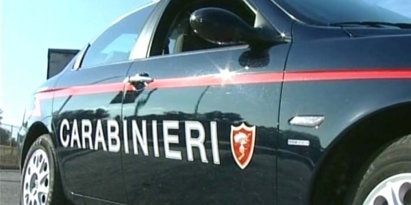 Quarto: viola gli obblighi dei domiciliari, arrestata dai carabinieri