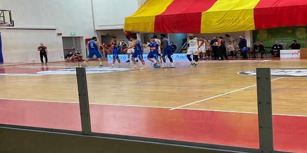 Orasì Ravenna-Gevi Napoli Basket 54-69, gli azzurri tornano alla vittoria.