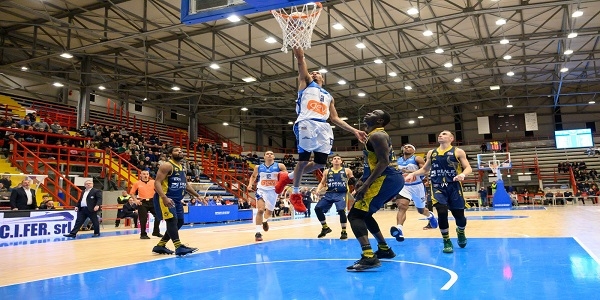 Basket: Colpo grosso della GeVi Napoli. Battuta la capolista Torino 64-57