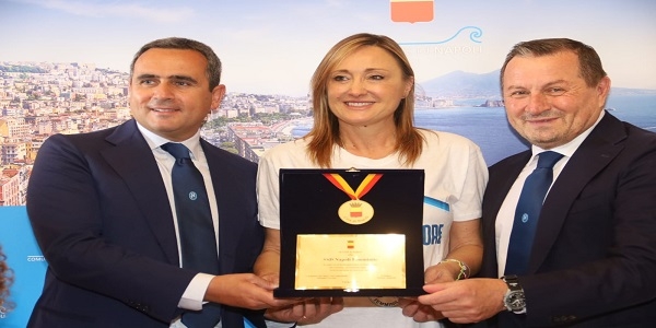 A Palazzo San Giacomo premiata la squadra di calcio Napoli Femminile