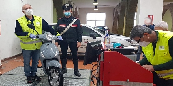 Castellammare: bici elettriche come scooter. CC e Motorizzazione ne sequestrano 6