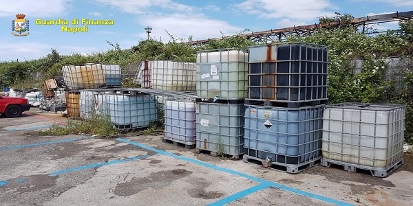 Cercola: la GDF sequestra un sito di stoccaggio di rifiuti speciali privo di autorizzazioni