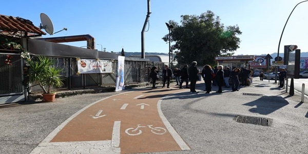 Napoli: la manutenzione delle piste ciclabili curata da mecenati.