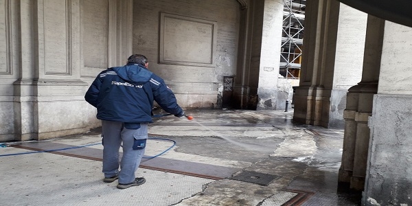 Napoli: intervento della Municipale per i clochard in Via Morelli