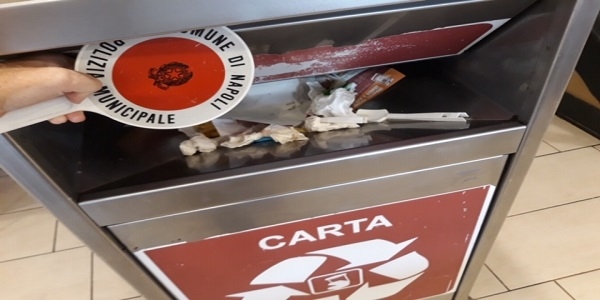 Napoli: errato conferimento  dei rifiuti, controlli e multe della Polizia Municipale