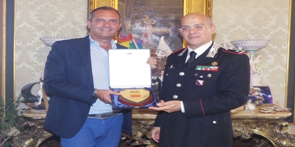 Napoli: de Magistris ha incontrato il nuovo Comandante provinciale dei Carabinieri