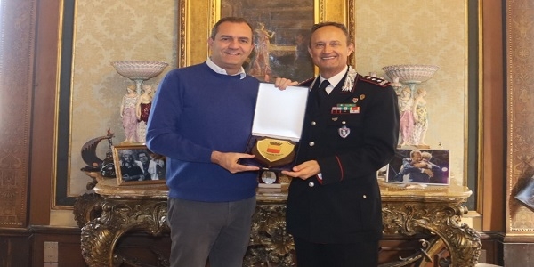 Napoli: de Magistris ha ricevuto il Comandante Interregionale dei Carabinieri