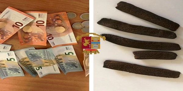 Napoli, Pianura: la polizia arresta uno spacciatore e blocca l'acquirente
