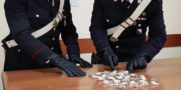 Pomigliano d’Arco e Brusciano: perquisizioni dei CC nelle palazzine della 219, arrestati due uomini