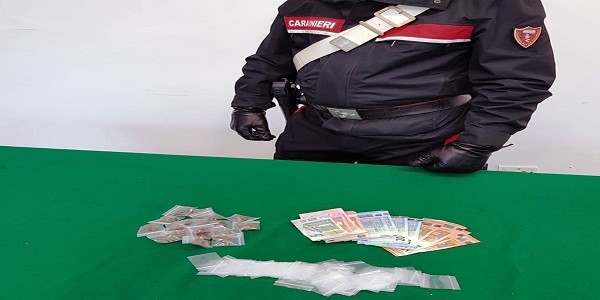 S.A. Abate: con l’auto a noleggio trasporta droga ma i carabinieri lo scoprono e l'arrestano