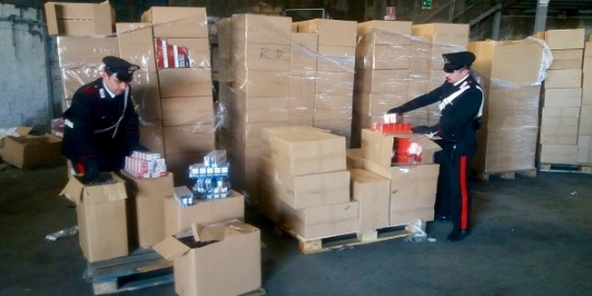 Ercolano: i carabinieri sequestrano otto tonnellate di sigarette di contrabbando 