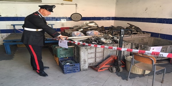 Volla: i carabinieri forestali scoprono attività abusiva di miscelazione rifiuti pericolosi