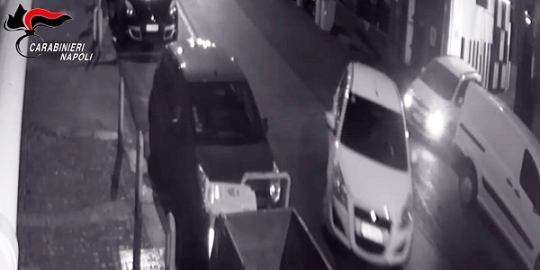 Napoli: rapinatori di auto in garage individuati e arrestati dai Carabinieri.