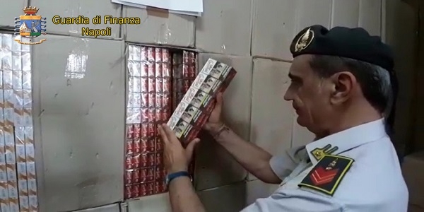 Angri: la GDF sequestra 7 tonnellate di sigarette di contrabbando 