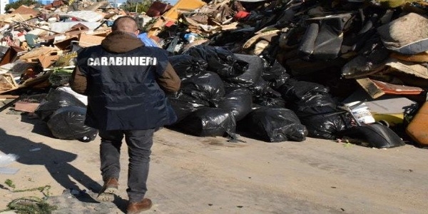 Giugliano: i carabinieri sequestrano sito smaltimento rifiuti. 2 le persone denunciate