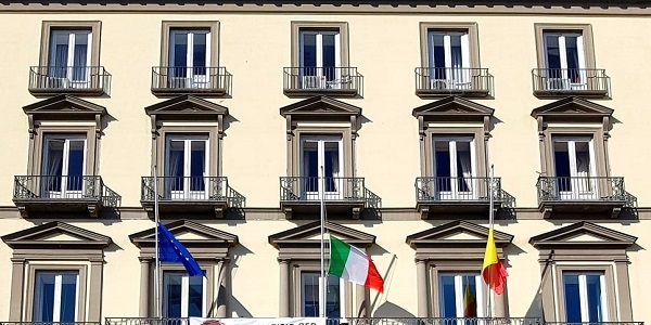 Napoli: agguato in Congo, oggi bandiere a mezz'asta sui palazzi comunali