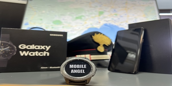 Napoli: installato il primo smartwatch anti-violenza per vittime di maltrattamenti