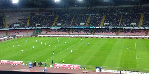 Doppio Mertens regala il 2 - 0 al Napoli contro la Samp