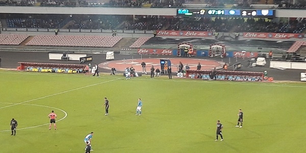 Napoli-Frosinone 4-0: gli azzurri liquidano la pratica senza patemi.