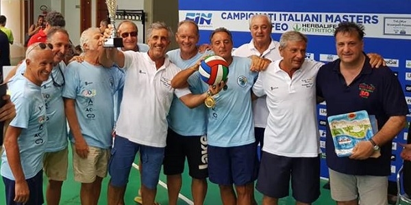 Pallanuoto: il Nuoto 2000 campione d'Italia nel Master over 60