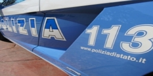 Napoli: aggredisce e picchia i genitori per soldi, arrestato dalla polizia