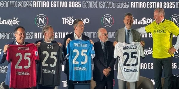 La SSC Napoli ha presentato i ritiri estivi