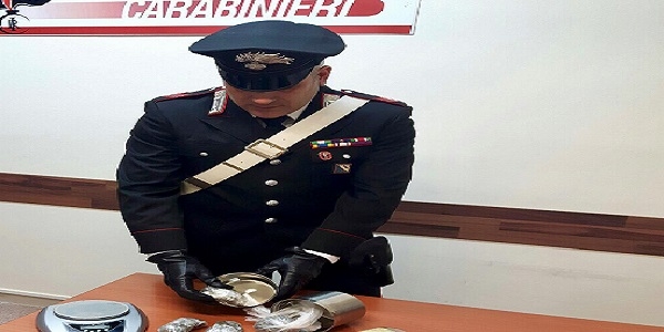 Sant’Antonio Abate: soldi e droga nascosti in casa, 39enne arrestato dai carabinieri