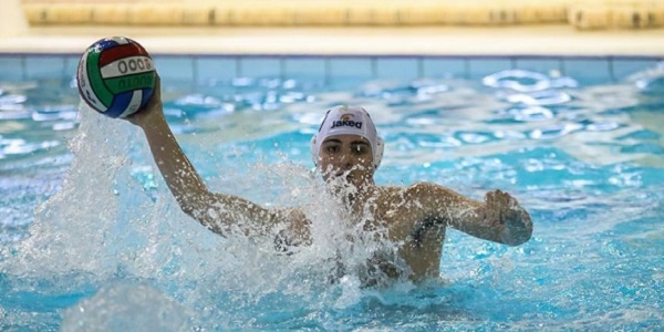 AC Group Nuoto 2000 travolgente, battuta 9-2 la Waterpolis
