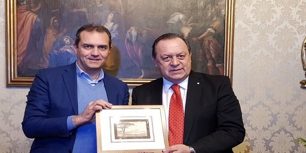 Napoli: de Magistris ha incontrato il ministro del turismo di Buenos Aires, Gustavo Santos
