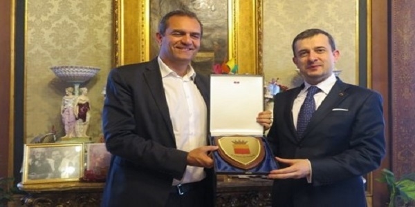Napoli: de Magistris ha ricevuto il nuovo Ambasciatore di Romania