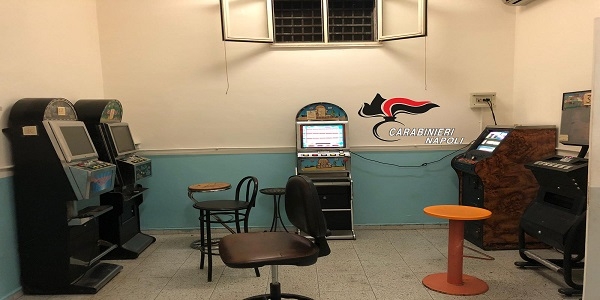 Giugliano: i carabinieri sequestrano sala slot abusiva