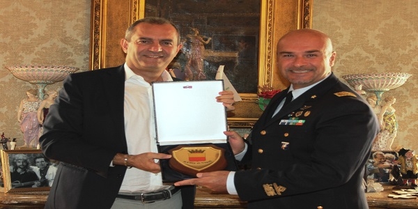 Napoli: de Magistris ha ricevuto il Generale di Brigata Aerea Paolo Tarantino