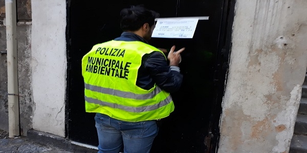 Napoli: la Municipale sequestra uno studio di tatuaggi privo di autorizzazione