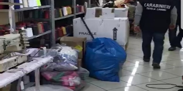 Napoli: contrasto ai roghi di rifiuti e al lavoro nero, i carabinieri denunciano 7 persone