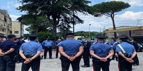 Caivano: in un anno 174 arresti. Visita al reparto del Comandante Provinciale dei CC nel Parco Verde