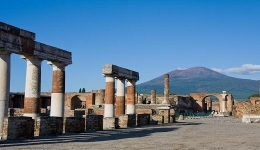 Dalla fondazione di Napoli alla scoperta di Pompei, il week-end di Mani e Vulcani Kids