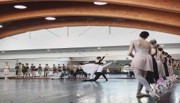 Il Teatro di San Carlo vola a Singapore con il corpo di ballo diretto da Picone per Giselle 