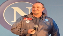 Il Parma onora la maglia, il Napoli fa infuriare i tifosi