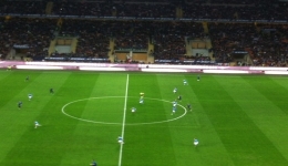 Inter - Napoli 2-0 . Un gol in fuorigioco spiana la strada ai nerazzurri. 