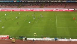 Napoli, che cuore! Dopo mille emozioni, gli azzurri battono 4-2 il Milan. 