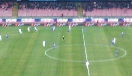 Il Napoli sfida la Fiorentina per un posto in semifinale di Coppa Italia. 