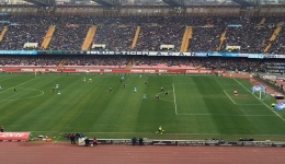 Napoli ancora a punteggio pieno. Battuto 3 -  0  il Cagliari