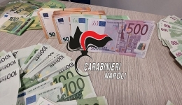 Napoli: in casa 175.000 euro falsi, arrestate dai carabinieri