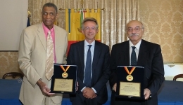 Il Sindaco Manfredi ha premiato Fucile e Williams, campioni di basket della Fides Napoli