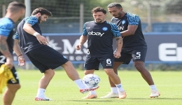 Castel Volturno: seduta mattutina per gli azzurri, domani il debutto Champions a Braga