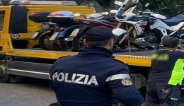 Napoli, Scampia: rimossi 16 veicoli abbandonati