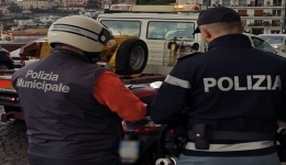 Napoli, Vomero: rimozione veicoli in stato di abbandono
