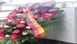 Napoli: una corona di fiori a Via Stadera per anniversario del terremoto del 1980